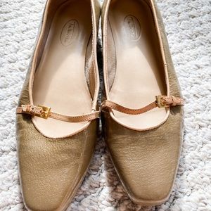 Women’s flats brand new